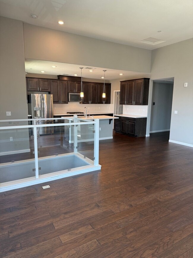 Building Photo - PENTHOUSE CONDO IN COMMUNICATION HILL | 2B...