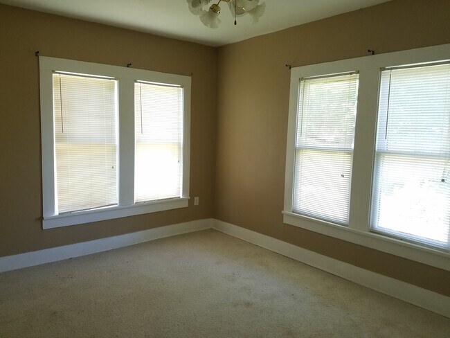 Building Photo - TWO BEDROOMS IN SOUTH ABILENE