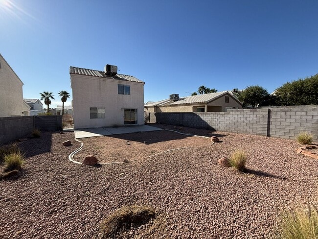 Building Photo - Charming 3Bed/2.5Bath/2Car home located in Summerlin