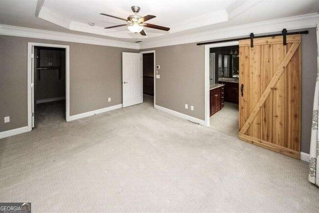 Building Photo - 1004 E Paces Chase