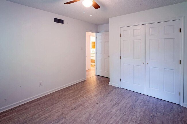 Building Photo - 12618 Lockerbie Cir