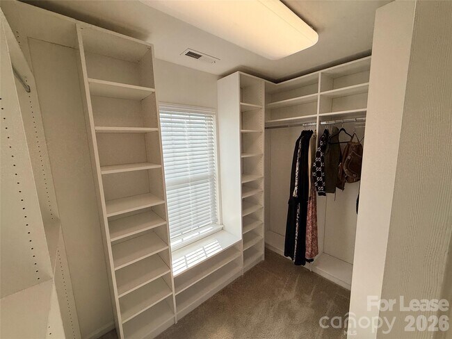 Building Photo - 5219 Sunriver Rd