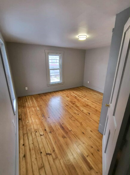 Building Photo - 2231 Charles St