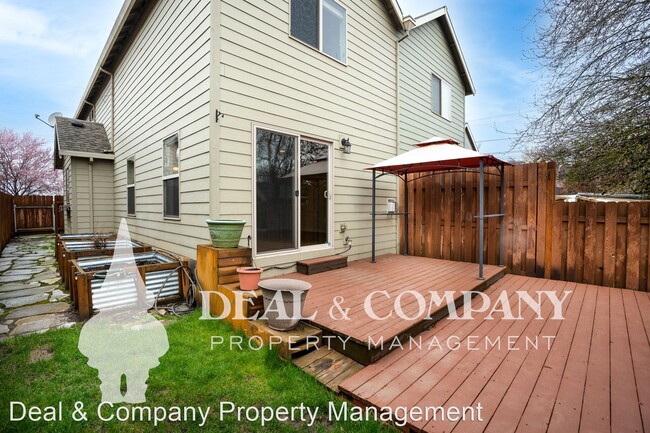 Building Photo - 3 br, 2.5 bath House - 532 SE 204th Place