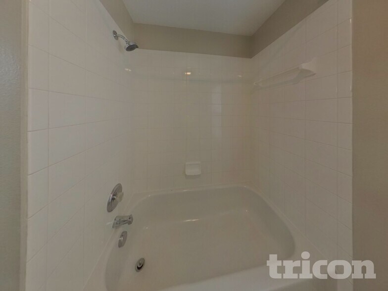 Building Photo - 3410 Starbird Dr