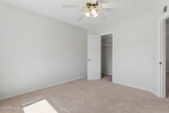 Building Photo - 1239 Honeysuckle Ct