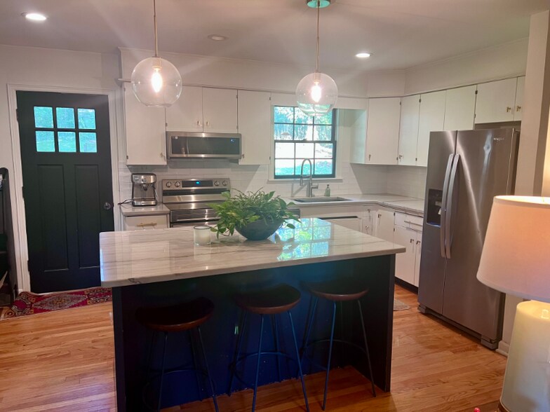Building Photo - 4109 Panorama Dr SE