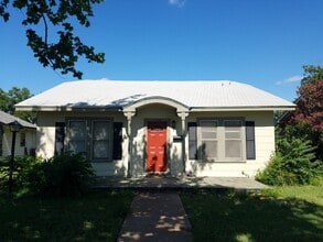 Building Photo - TWO BEDROOMS IN SOUTH ABILENE