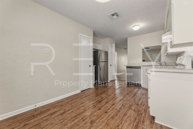 Building Photo - CV-AUS205 W William Cannon