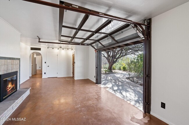 Building Photo - 8801 E Buckboard Rd