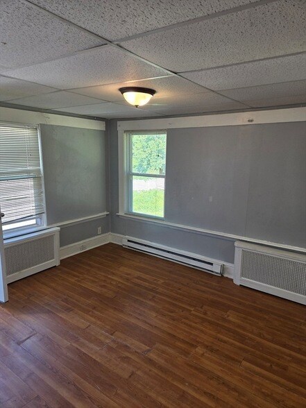 Building Photo - 239 Pleasant St