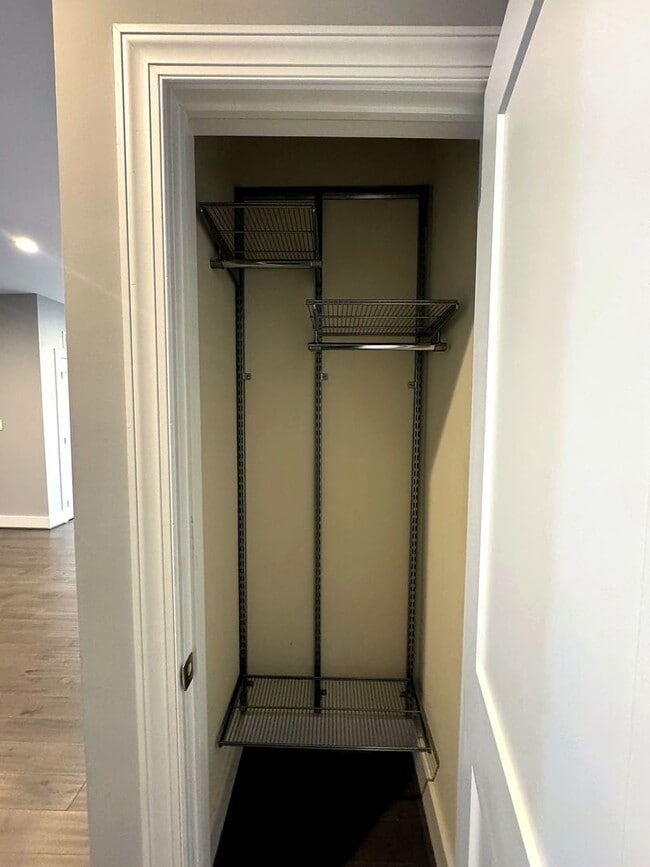 Building Photo - Spacious 2 bedroom/2 bathroom condo in a 2020 elevator building in Petworth
