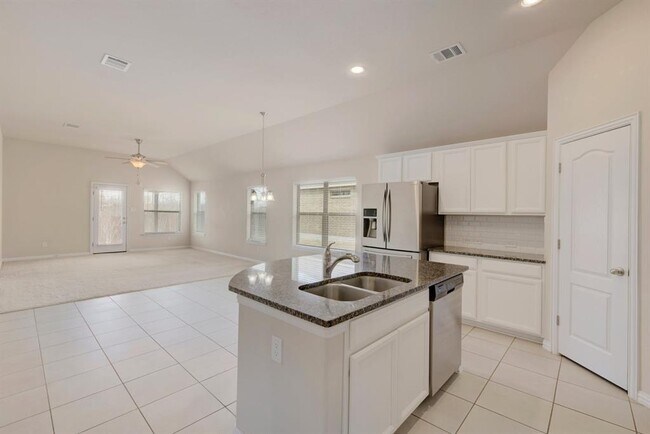 Building Photo - 753 Hot Spring Valley