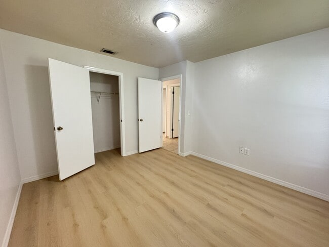 Building Photo - 387 Acorn Ln