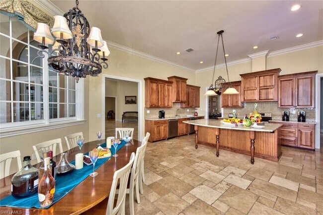 Building Photo - 2225 23rd St SW