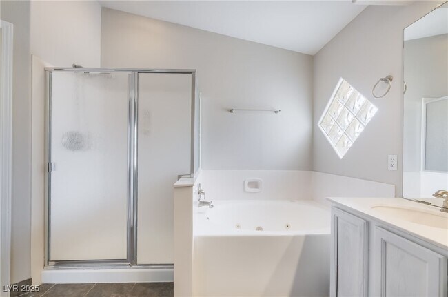 Building Photo - 8516 Summer Vista Ave