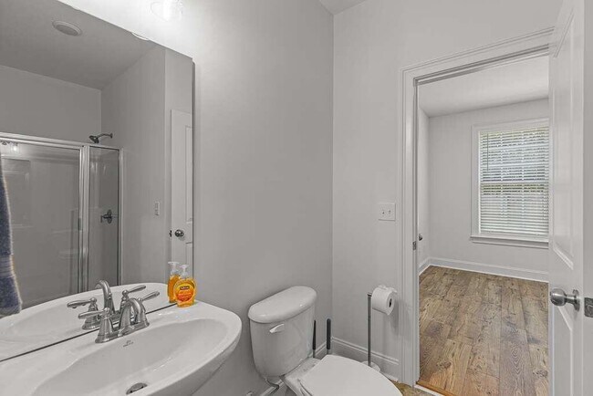 Building Photo - 3206 Montauk Hill Dr