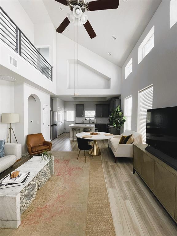 Building Photo - 10100 Dawn Pearl Dr