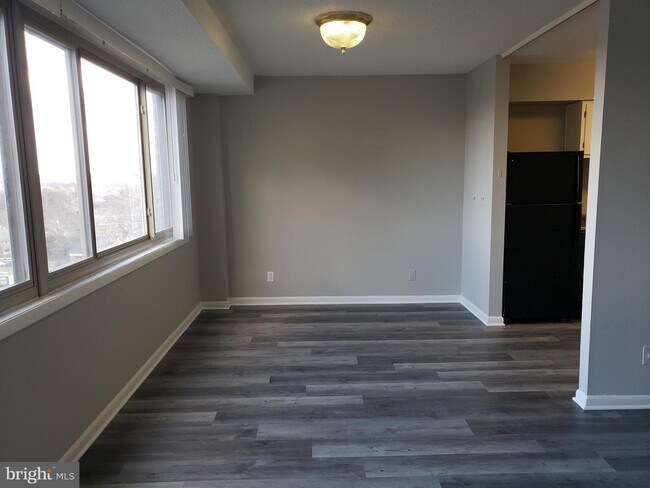 Building Photo - 4410 Oglethorpe St