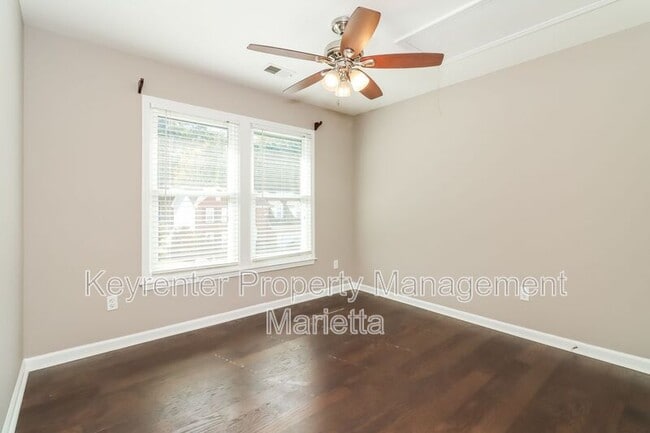 Building Photo - 2311 Parkside Walk