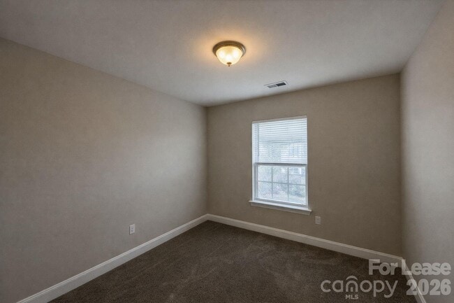 Building Photo - 121 Walnut Cove Dr