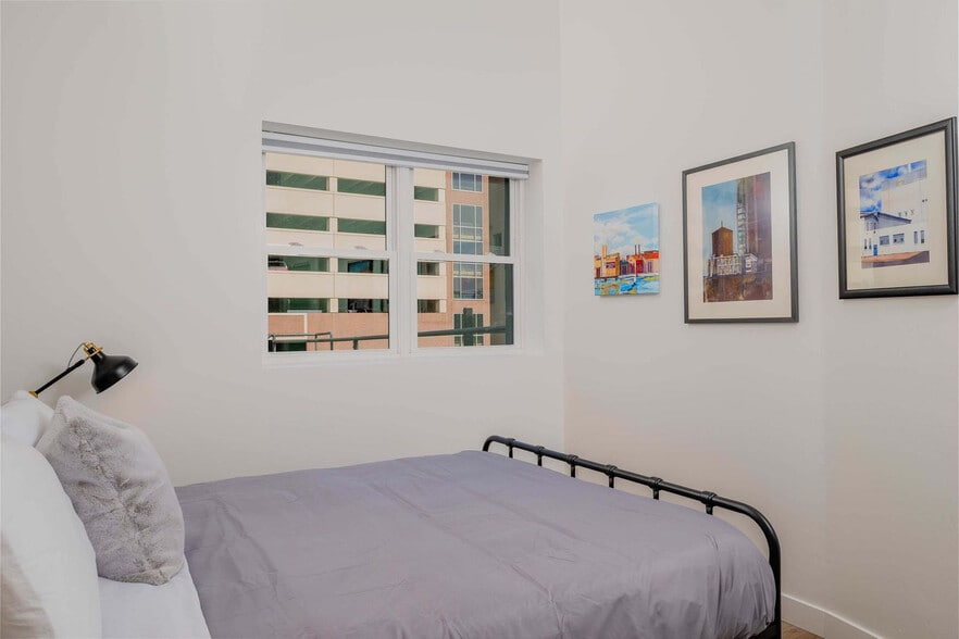 Building Photo - 125 W Wisconsin Ave