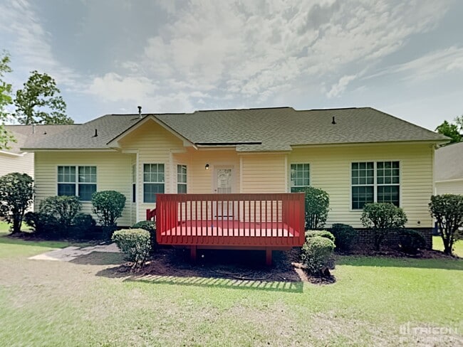 Building Photo - 812 Whitewater Dr