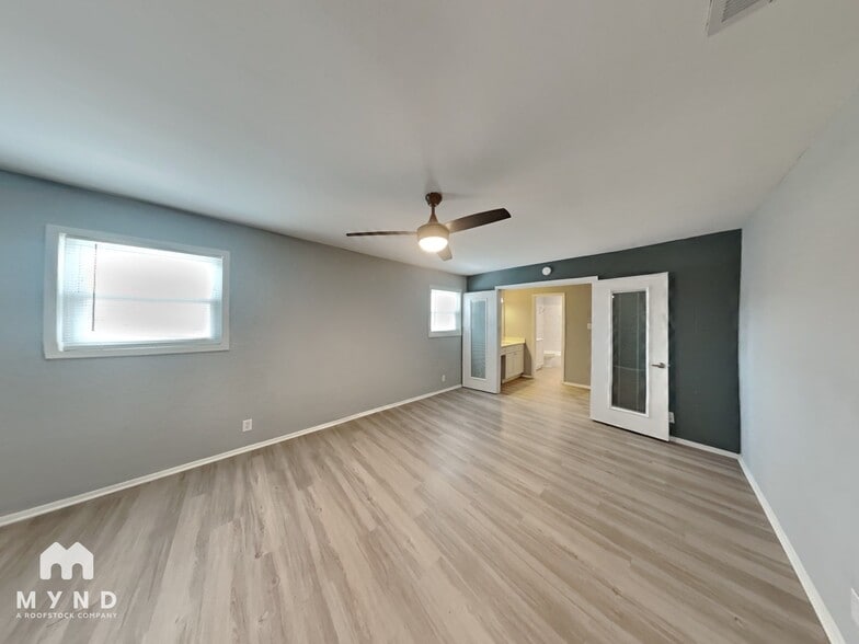 Building Photo - 1901 Gentilly Cir