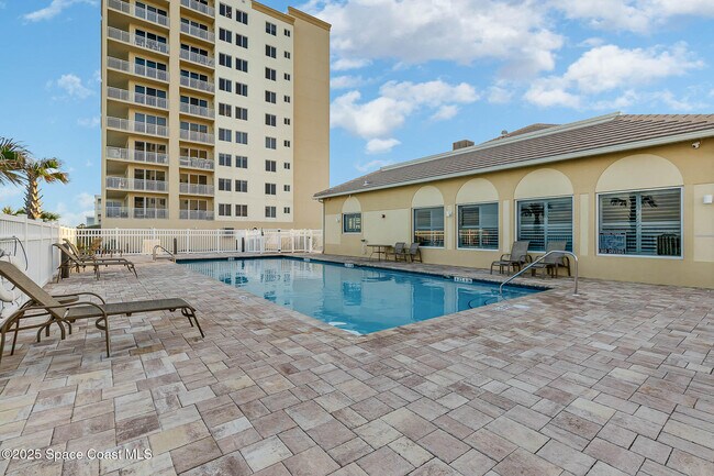 Building Photo - 1025 Jimmy Buffett Mem Hwy