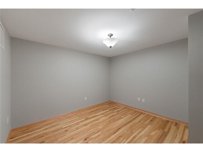 Building Photo - 1120 S 2nd St