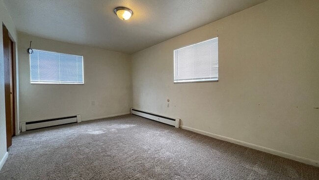 Building Photo - 1313 Burton Ct