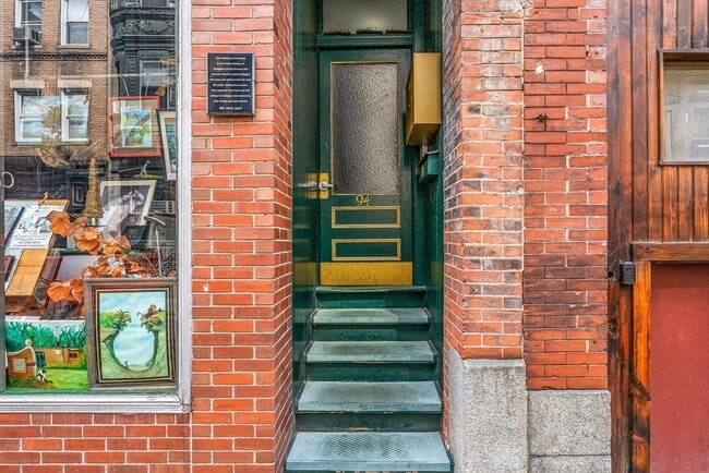 Building Photo - 94 Prince St