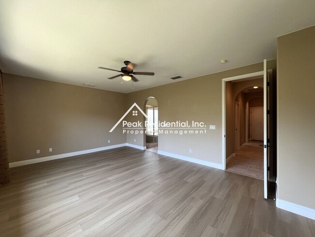 Building Photo - Beautiful 3bd/2.5ba Elk Grove Home