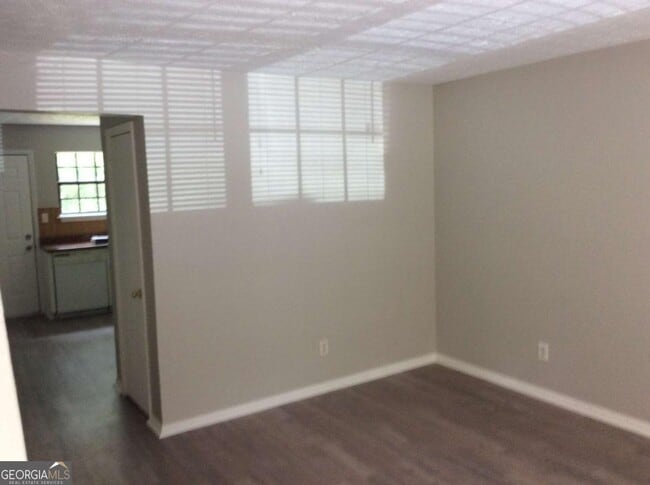 Building Photo - 130 Meadowbrook Ct
