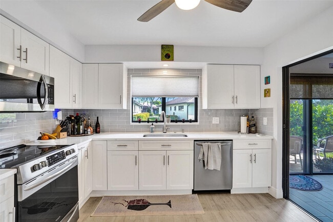 Building Photo - 4840 Greentree Ln