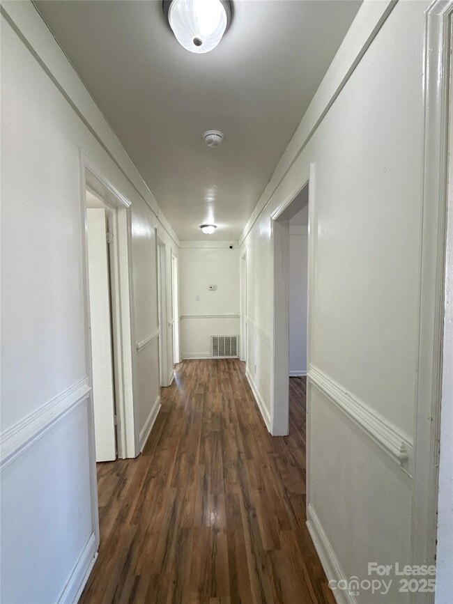 Building Photo - 6005 Waxhaw Hwy