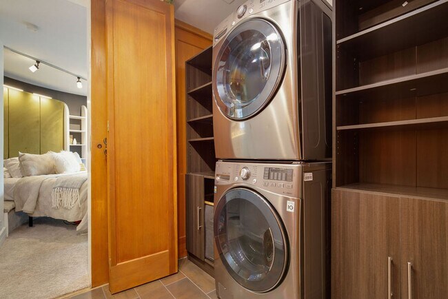 Building Photo - North Capitol Hill One-of-a- Kind Duplex!