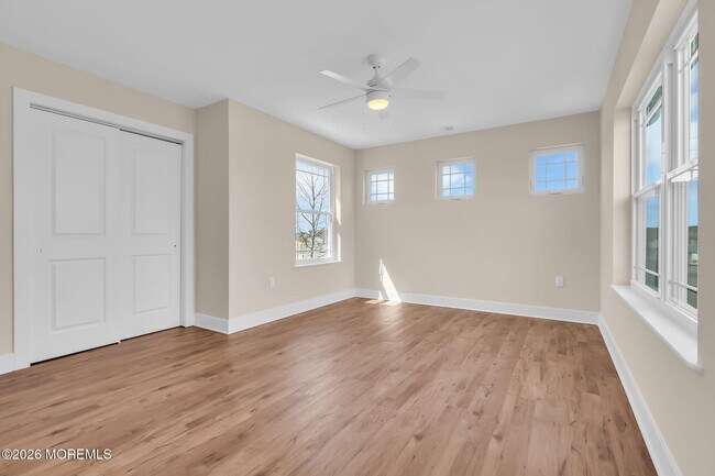 Building Photo - 58 Cove Rd