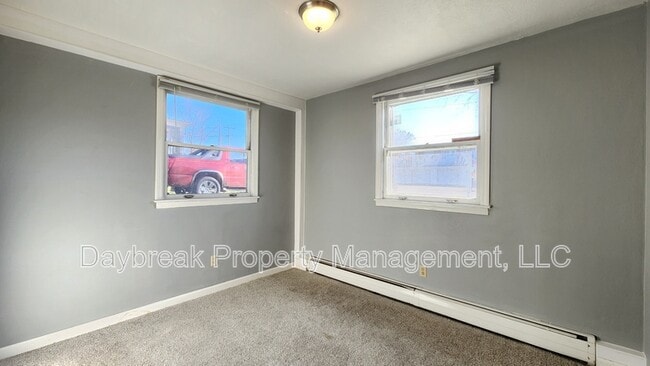 Building Photo - 811 7th Ave N