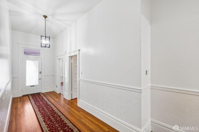 Building Photo - 2205 Bryant St