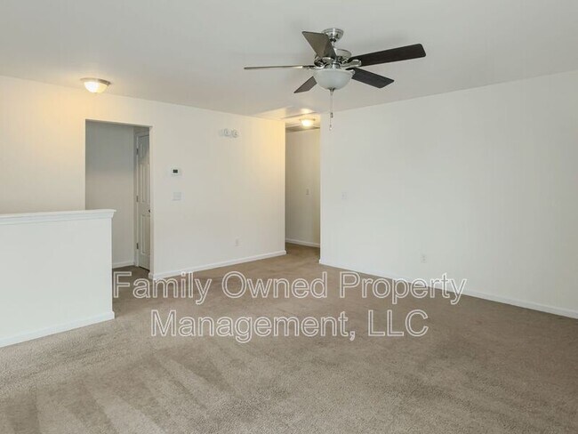 Building Photo - 159 Meadow Wood Rd