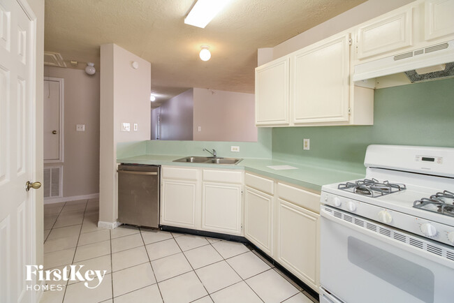 Building Photo - 4727 Falcon Forest Dr