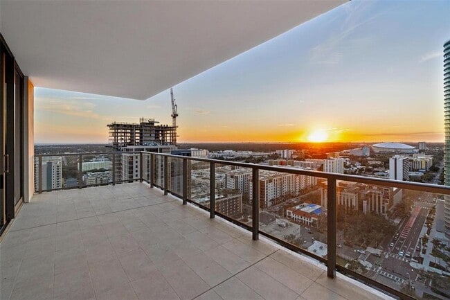 Building Photo - 275 1st Ave S