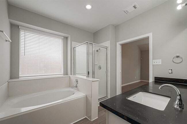 Building Photo - 19903 Diamond Hills Ln