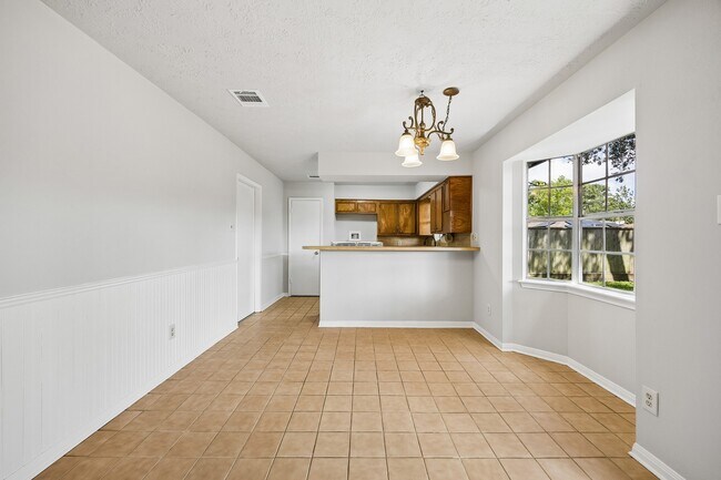 Building Photo - 1605 Cypress Hollow St
