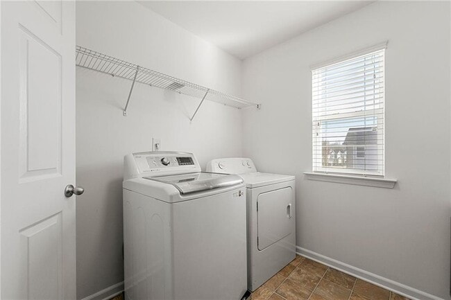 Building Photo - 1183 Lanier Springs Dr NE