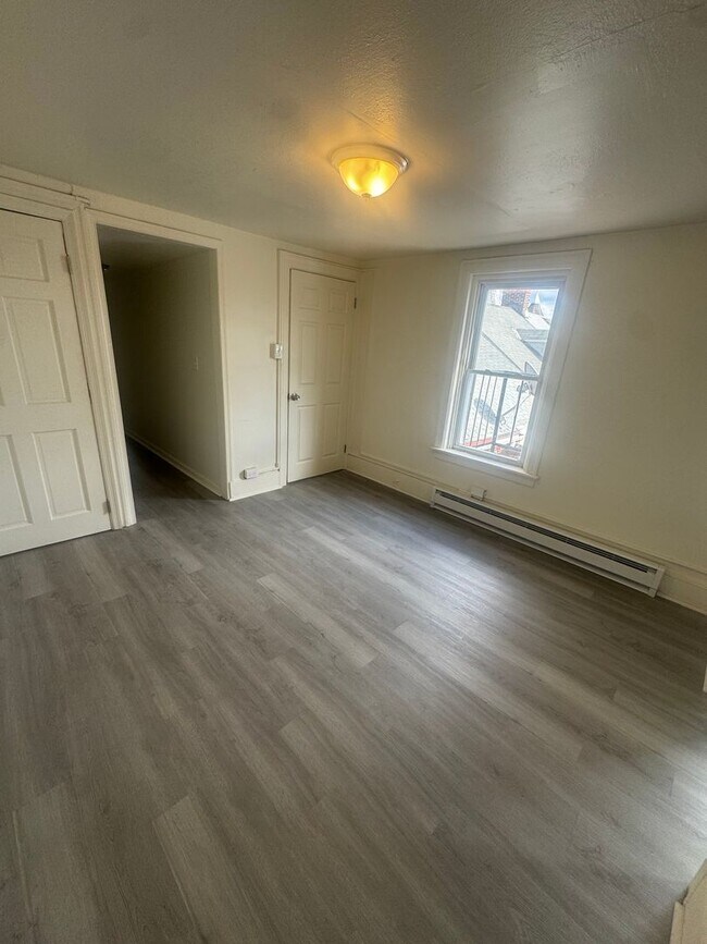 Building Photo - 222 N 12th St