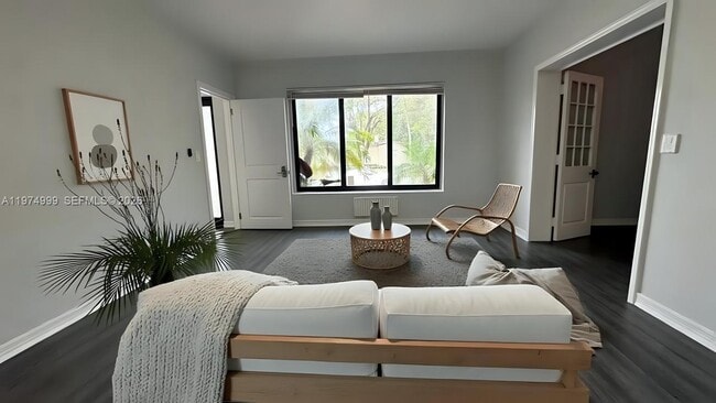 Building Photo - 320 SW 29th Rd