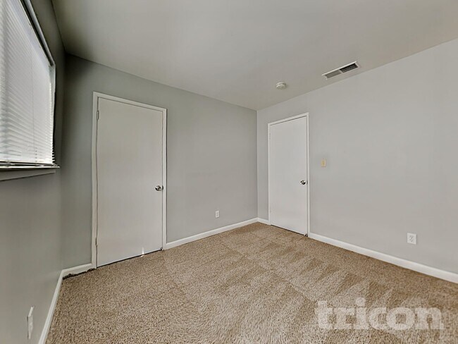 Building Photo - 2333 Nancy Ln