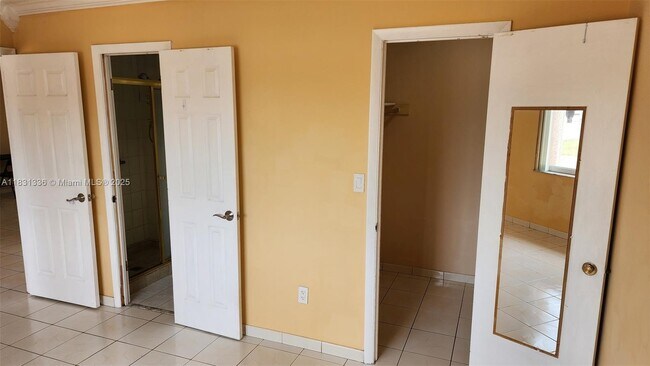 Building Photo - 5460 SW 133rd Ct